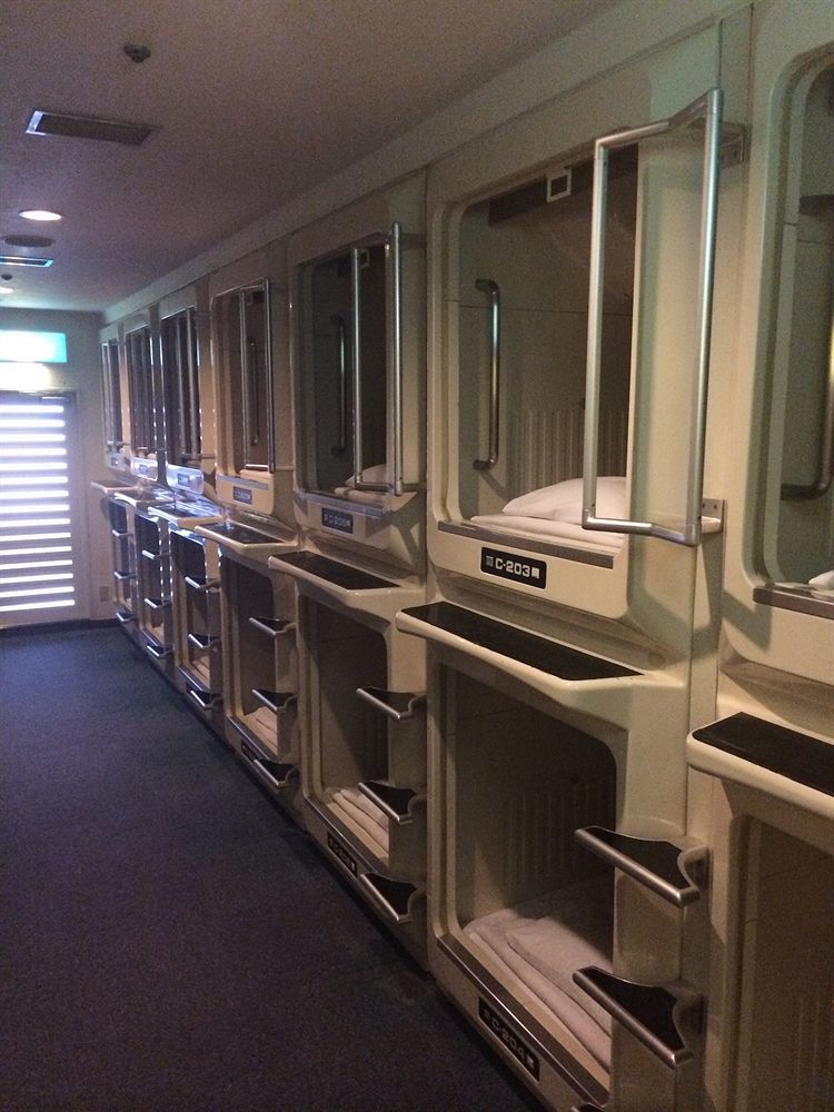 Capsule Hotel Asahi Plaza Shinsaibashi Oszaka Kültér fotó