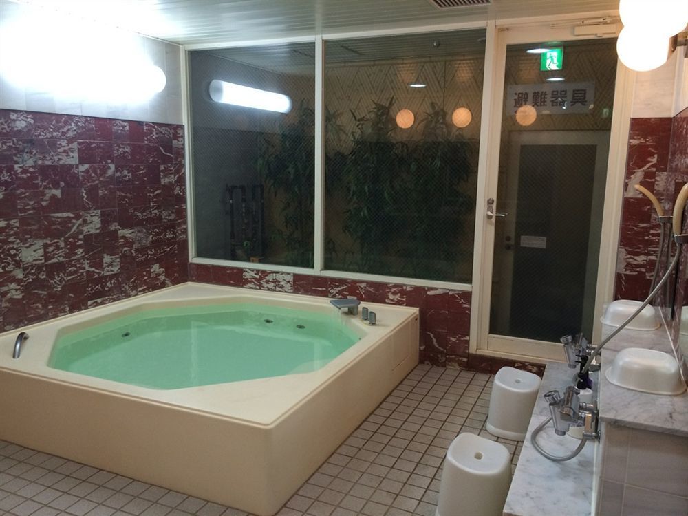Capsule Hotel Asahi Plaza Shinsaibashi Oszaka Kültér fotó