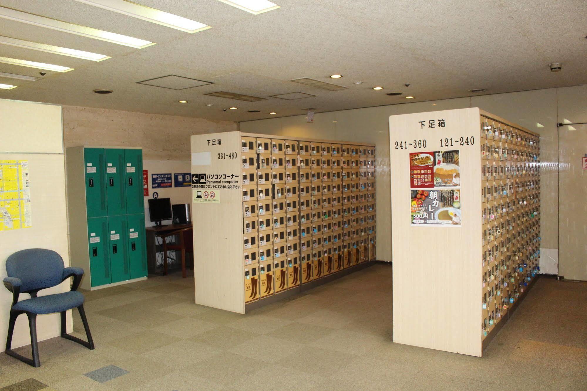 Capsule Hotel Asahi Plaza Shinsaibashi Oszaka Kültér fotó