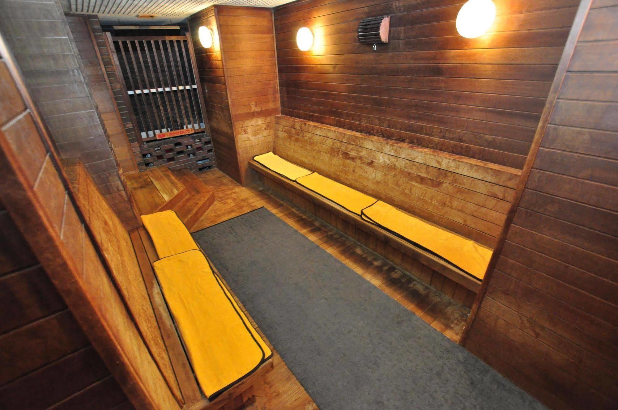 Capsule Hotel Asahi Plaza Shinsaibashi Oszaka Kültér fotó