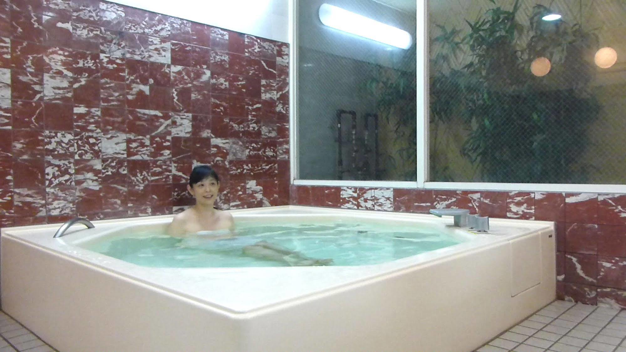 Capsule Hotel Asahi Plaza Shinsaibashi Oszaka Kültér fotó