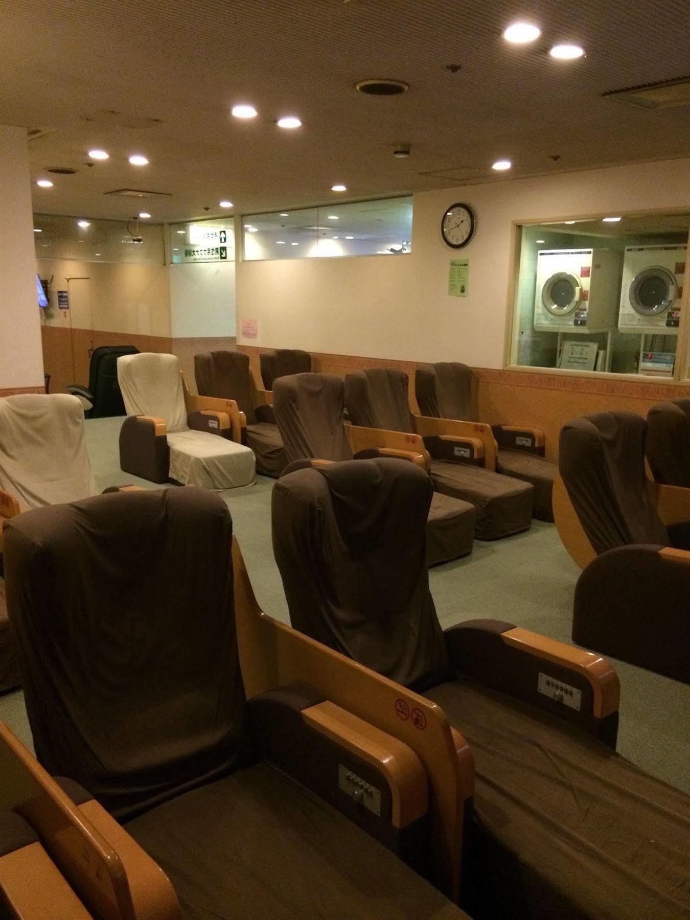 Capsule Hotel Asahi Plaza Shinsaibashi Oszaka Kültér fotó